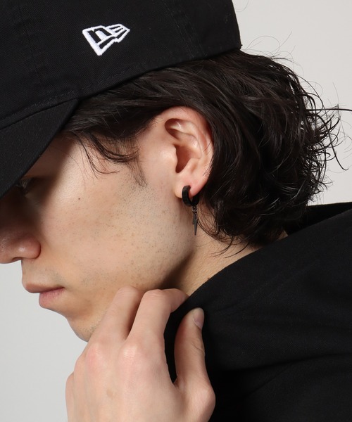 FUNALIVE（ファンアライブ）の「JON ステンレスデザインイヤーカフ 両耳２点セット（イヤーカフ・メンズ・ゴールド/シルバー系その他/ゴールド系その他/シルバー/シルバー系その他2/ブラック系その他/ブラック/ゴールド系その他2/ブラック系その他2・FREE）」の20枚目の写真