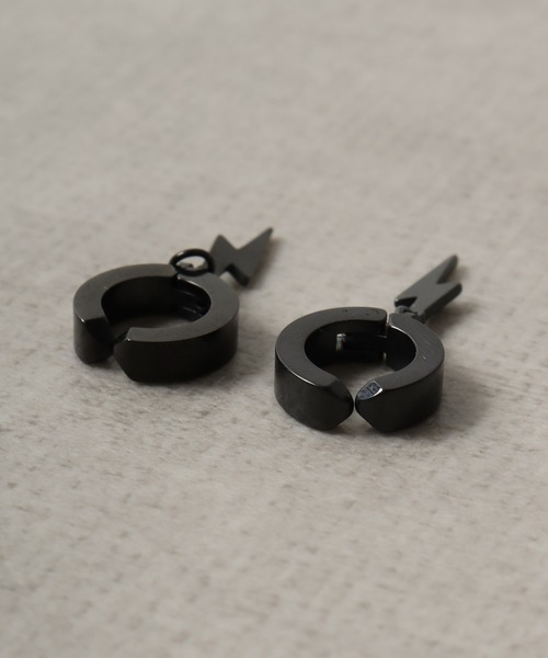 FUNALIVE（ファンアライブ）の「JON ステンレスデザインイヤーカフ 両耳２点セット（イヤーカフ・メンズ・ゴールド/シルバー系その他/ゴールド系その他/シルバー/シルバー系その他2/ブラック系その他/ブラック/ゴールド系その他2/ブラック系その他2・FREE）」の17枚目の写真