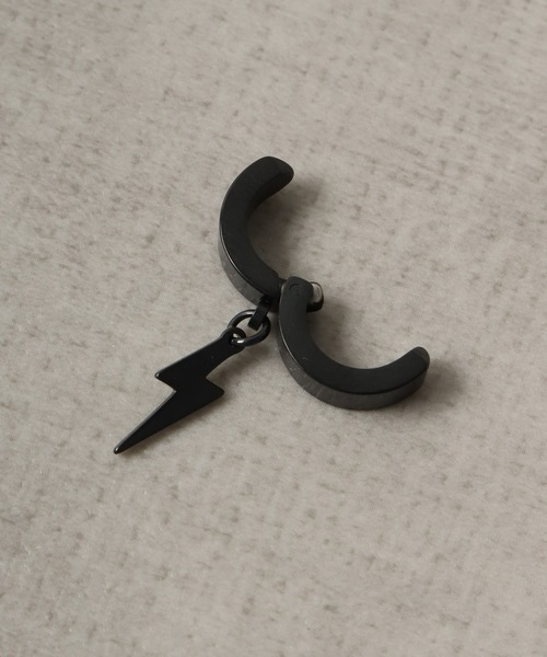 FUNALIVE（ファンアライブ）の「JON ステンレスデザインイヤーカフ 両耳２点セット（イヤーカフ・メンズ・ゴールド/シルバー系その他/ゴールド系その他/シルバー/シルバー系その他2/ブラック系その他/ブラック/ゴールド系その他2/ブラック系その他2・FREE）」の18枚目の写真