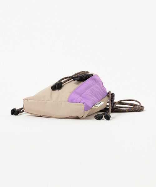 Ray BEAMS(レイビームス)の「CONTROL FREAK / ナイロン ハンディ ショルダー バッグ(ショルダーバッグ・レディース・グレー/ブラック・ONE SIZE)」の11枚目の写真