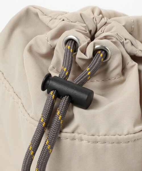 Ray BEAMS(レイビームス)の「CONTROL FREAK / ナイロン ハンディ ショルダー バッグ(ショルダーバッグ・レディース・グレー/ブラック・ONE SIZE)」の13枚目の写真