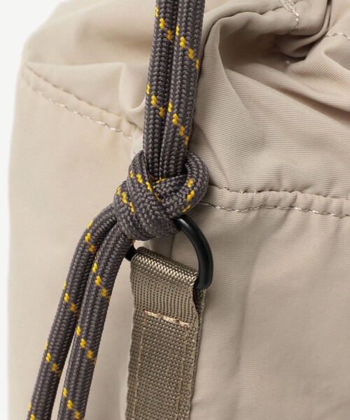 Ray BEAMS(レイビームス)の「CONTROL FREAK / ナイロン ハンディ ショルダー バッグ(ショルダーバッグ・レディース・グレー/ブラック・ONE SIZE)」の16枚目の写真