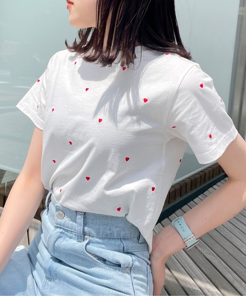 one way(ワンウェイ)の「ハートまみれ刺繍Tシャツ(Tシャツ/カットソー・レディース・ライトベージュ/ブラック/ホワイト/ダークベージュ/ベージュ・FREE)」の13枚目の写真