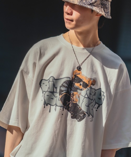 SIDEWAY STANCE（サイドウェイスタンス）の「【SIDEWAY STANCE】オリジナル グラフィック プリント スーパービッグ 半袖Tシャツ（Tシャツ/カットソー・メンズ・ホワイト系その他/ピンク/グリーン/ホワイト/イエロー/グリーン系その他/ブラック/グレー/ホワイト系その他2/グレー系その他/ピンク系その他/ホワイト系その他4/ブラック系その他/ホワイト系その他3/イエロー系その他・FREE）」の3枚目の写真