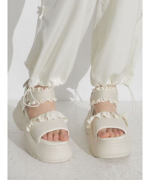 merry jenny（メリージェニー）の「フリルメッシュスニーカーサンダル（サンダル・レディース・アイボリー・MEDIUM/LARGE）」の19枚目の写真