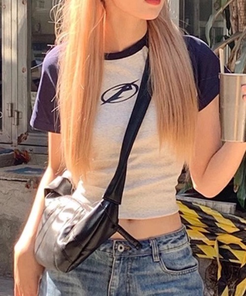 Vipoa（ヴィポア）の「Oval Logo raglan sleeve T-Shirt（Tシャツ/カットソー・レディース・ライトグレー・FREE）」の2枚目の写真