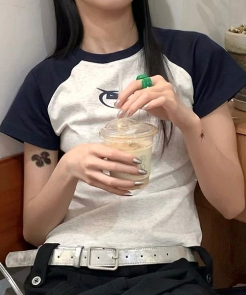 Vipoa（ヴィポア）の「Oval Logo raglan sleeve T-Shirt（Tシャツ/カットソー・レディース・ライトグレー・FREE）」の13枚目の写真