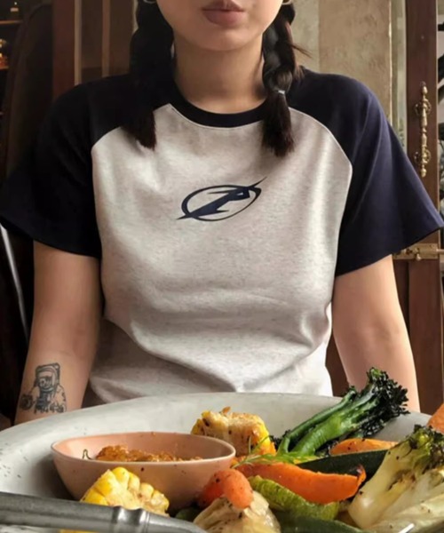 Vipoa（ヴィポア）の「Oval Logo raglan sleeve T-Shirt（Tシャツ/カットソー・レディース・ライトグレー・FREE）」の14枚目の写真