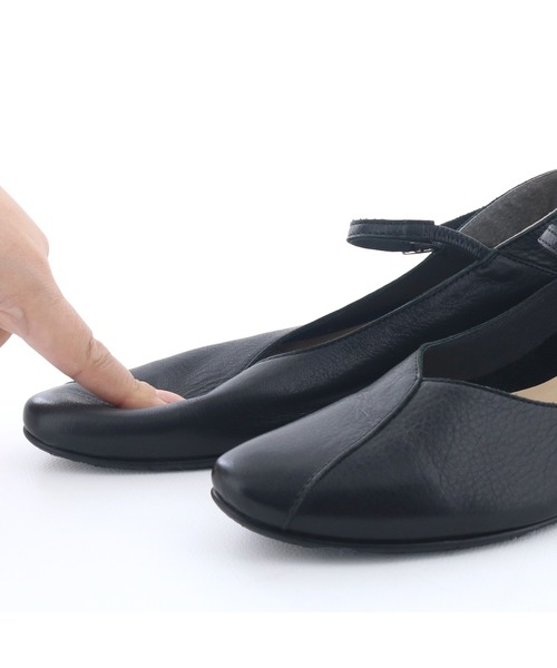 cava cava（サヴァサヴァ）の「撥水｜ソフトストラップパンプス　3720483（パンプス・レディース・ブラック/グレイッシュベージュ/クリアブラック/グレー/ダークブラウン・23.0cm/23.5cm/24.0cm/24.5cm/22.5cm/23cm/24cm）」の19枚目の写真