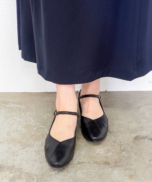 cava cava（サヴァサヴァ）の「撥水｜ソフトストラップパンプス　3720483（パンプス・レディース・ブラック/グレイッシュベージュ/クリアブラック/グレー/ダークブラウン・23.0cm/23.5cm/24.0cm/24.5cm/22.5cm/23cm/24cm）」の15枚目の写真