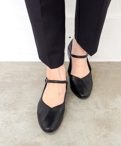 cava cava（サヴァサヴァ）の「撥水｜ソフトストラップパンプス　3720483（パンプス・レディース・ブラック/グレイッシュベージュ/クリアブラック/グレー/ダークブラウン・23.0cm/23.5cm/24.0cm/24.5cm/22.5cm/23cm/24cm）」の17枚目の写真