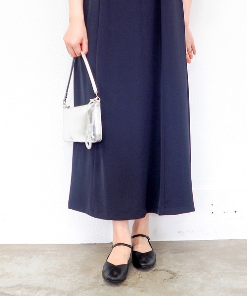 cava cava（サヴァサヴァ）の「撥水｜ソフトストラップパンプス　3720483（パンプス・レディース・ブラック/グレイッシュベージュ/クリアブラック/グレー/ダークブラウン・23.0cm/23.5cm/24.0cm/24.5cm/22.5cm/23cm/24cm）」の16枚目の写真