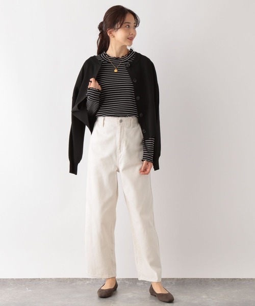 GLOBAL WORK(グローバルワーク)の「Beauteeハイネックリブ/906251(Tシャツ/カットソー・レディース・アイボリー/モカ/ブラック/ホワイト系その他/ブラック系その他/ホワイト系その他2・MEDIUM/LARGE)」の15枚目の写真