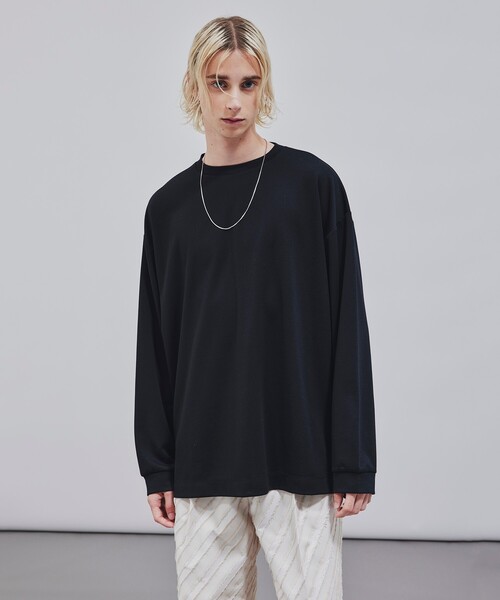 tk.TAKEO KIKUCHI(ティーケータケオキクチ)の「◆ネックレス付きクルーネックロンT(Tシャツ/カットソー・メンズ・オフホワイト/ブラック・02/03)」の1枚目の写真