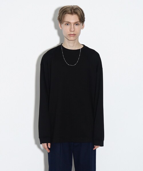 tk.TAKEO KIKUCHI(ティーケータケオキクチ)の「◆ネックレス付きクルーネックロンT(Tシャツ/カットソー・メンズ・オフホワイト/ブラック・02/03)」の4枚目の写真