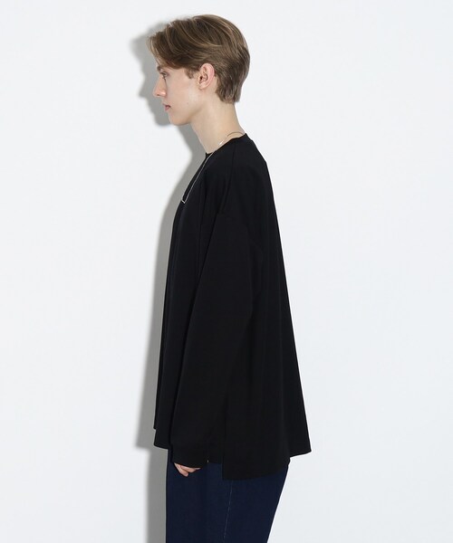 tk.TAKEO KIKUCHI(ティーケータケオキクチ)の「◆ネックレス付きクルーネックロンT(Tシャツ/カットソー・メンズ・オフホワイト/ブラック・02/03)」の5枚目の写真