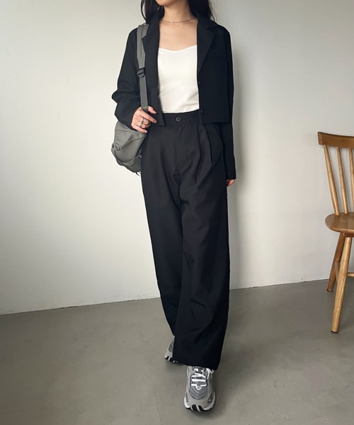 CLEA（クレア）の「【2点SET】ショート丈ジャケット+タックストレートパンツ セットアップ（セットアップ・レディース・アイボリー/ブラウン/ベージュ/ブラック・L/M）」の12枚目の写真