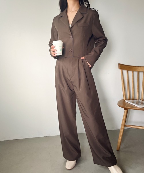 セール】【2点SET】ショート丈ジャケット+タックストレートパンツ