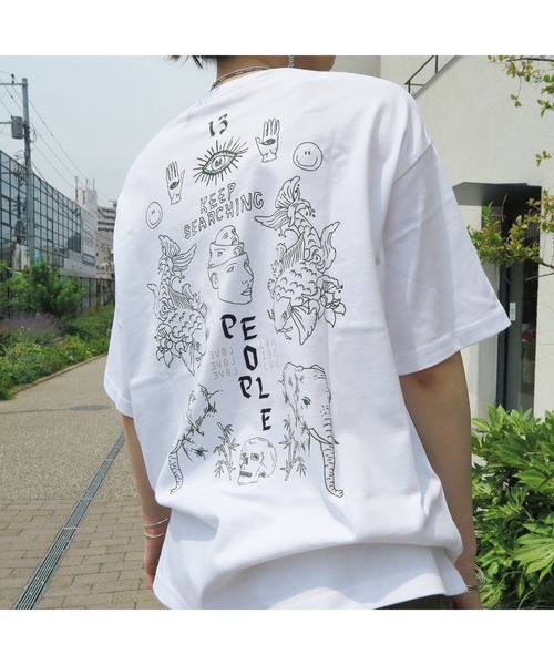 tone（トーン）の「【kocea】TATOO GRAPHIC TEE (ワイドシルエット)  (MA)（Tシャツ/カットソー・レディース・ホワイト・S/M/L）」の3枚目の写真