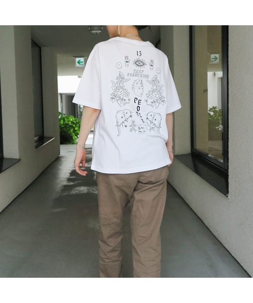 tone（トーン）の「【kocea】TATOO GRAPHIC TEE (ワイドシルエット)  (MA)（Tシャツ/カットソー・レディース・ホワイト・S/M/L）」の7枚目の写真