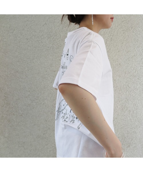 tone（トーン）の「【kocea】TATOO GRAPHIC TEE (ワイドシルエット)  (MA)（Tシャツ/カットソー・レディース・ホワイト・S/M/L）」の9枚目の写真