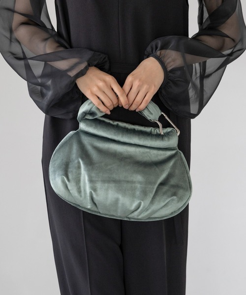 LEPSIM（レプシィム）の「【LE VERNIS／ル・ベルニ】ベロアミニバッグ　971659（ハンドバッグ・レディース・ベージュ/ブルーグレー/ブラウン/ブラック・ONE SIZE）」の3枚目の写真