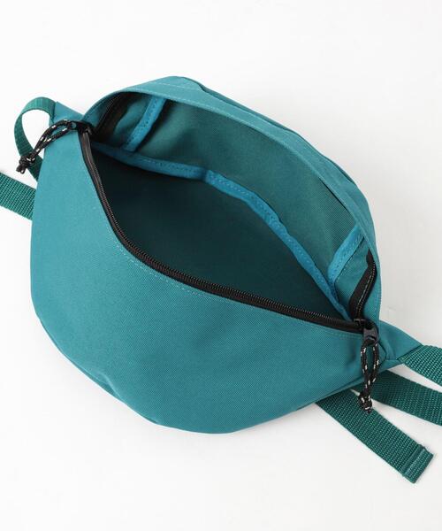 coen（コーエン）の「ベーシックボディバッグ（ボディバッグ/ウエストポーチ・メンズ・ベージュ/ケリー/ブラック・FREE）」の9枚目の写真