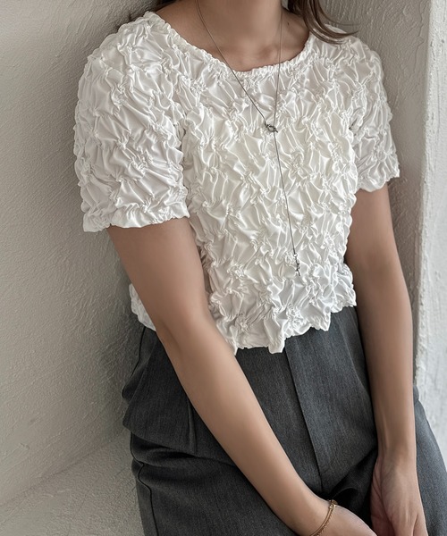 apres jour clair(アプレジュールクレア)の「【apres jour clair】クシュクシュトップス【ZOZOTOWN限定アイテム】(Tシャツ/カットソー・レディース・オフホワイト/ブラック・X-LARGE/フリー)」の6枚目の写真