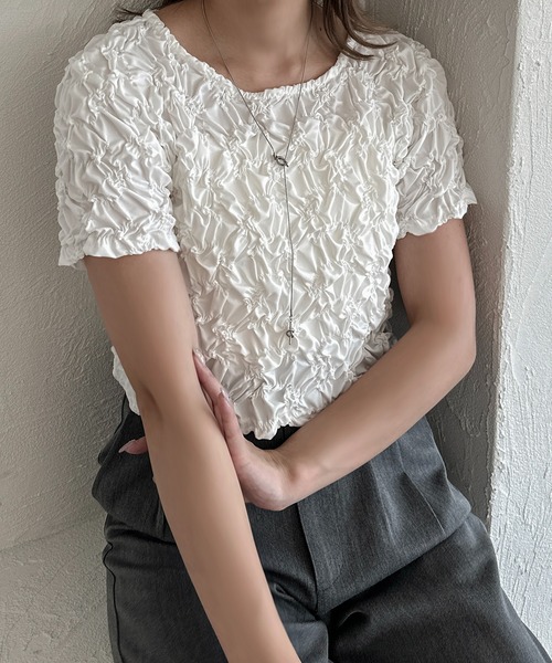 apres jour clair(アプレジュールクレア)の「【apres jour clair】クシュクシュトップス【ZOZOTOWN限定アイテム】(Tシャツ/カットソー・レディース・オフホワイト/ブラック・X-LARGE/フリー)」の5枚目の写真