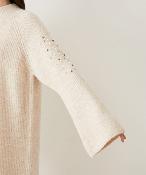 VIS（ビス）の「パール＆ビーズアクセントスリーブミニ丈ニットワンピース（ワンピース・レディース・チャコールグレー/ライトグリーン/ホワイト系その他5/レッド・FREE）」の16枚目の写真
