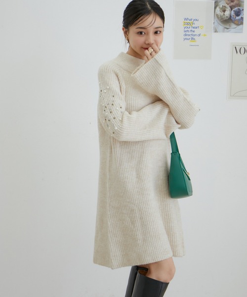 VIS（ビス）の「パール＆ビーズアクセントスリーブミニ丈ニットワンピース（ワンピース・レディース・チャコールグレー/ライトグリーン/ホワイト系その他5/レッド・FREE）」の19枚目の写真