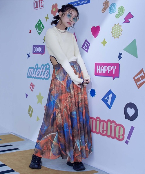 miette(ミエット)の「ラウンドヘムショートリブニット(ニット/セーター・レディース・ブラック/アイボリー/レッド・FREE)」の4枚目の写真