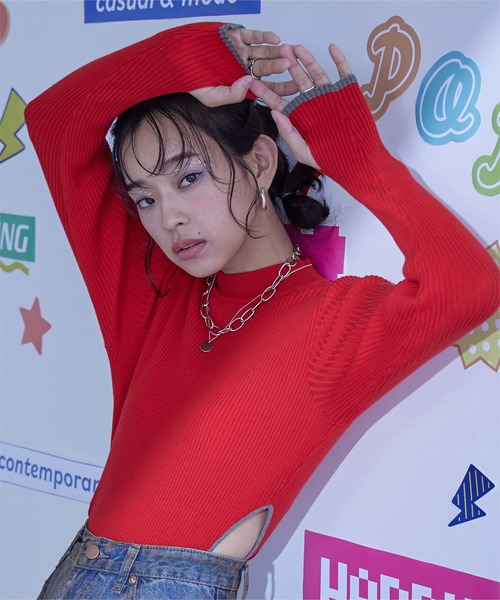 miette(ミエット)の「ラウンドヘムショートリブニット(ニット/セーター・レディース・ブラック/アイボリー/レッド・FREE)」の11枚目の写真