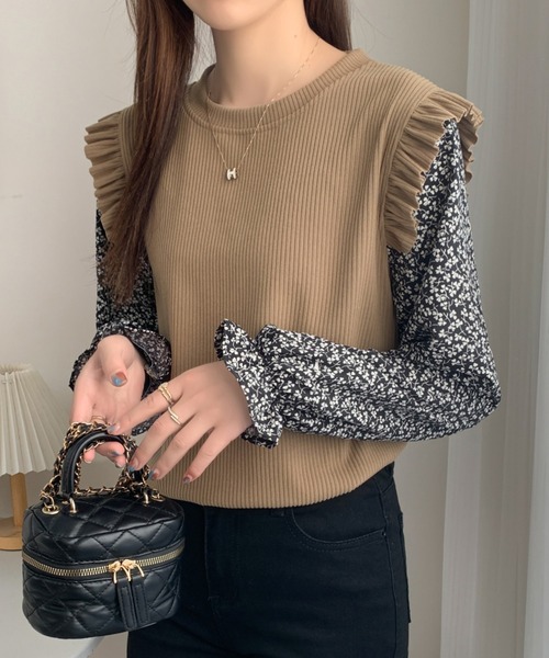 Diosfront(ディオスフロント)の「小花柄ドッキングショルーフリルリブトップス(Tシャツ/カットソー・レディース・アイボリー/ブラック/モカ/ベージュ・FREE)」の4枚目の写真