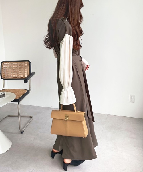 GeeRA（ジーラ）の「袖ドッキングキャンディースリーブキーネックワンピース（ワンピース・レディース・ブラック/モカ/ベージュ・LARGE/SMALL/MEDIUM/X-LARGE）」の13枚目の写真