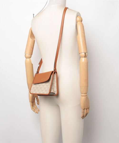 MCM（エムシーエム）の「HIMMEL クロスボディバッグ