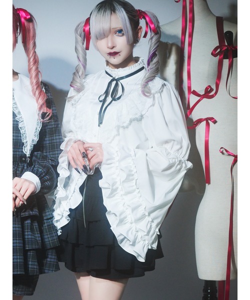 Jamie エーエヌケー（ジェイミーエーエヌケー）の「タックフリル姫袖ブラウス（シャツ/ブラウス・レディース・ホワイト/ブラック・M）」の2枚目の写真