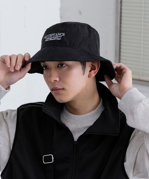 SENSE OF PLACE by URBAN RESEARCH（センスオブプレイスバイアーバンリサーチ）の「ピーチキモウロゴシシュウバケットハット（ハット・メンズ・ブルー/ライトブラウン/ブラック・ONE）」の4枚目の写真
