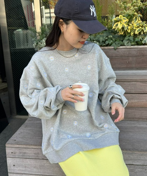 HELLO.SANFRANCISCO（ハローサンフランシスコ）の「≪新色追加≫【HELLO.SANFRANCISCO】マーガレット刺繍オーバースウェット（スウェット・レディース・グレー/ブラック/アイボリー/ネイビー・ONE SIZE）」の14枚目の写真