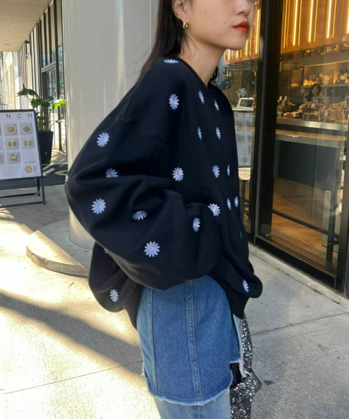 HELLO.SANFRANCISCO（ハローサンフランシスコ）の「≪新色追加≫【HELLO.SANFRANCISCO】マーガレット刺繍オーバースウェット（スウェット・レディース・グレー/ブラック/アイボリー/ネイビー・ONE SIZE）」の8枚目の写真