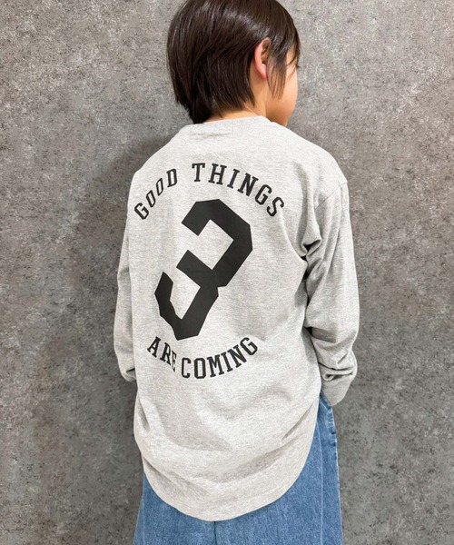 THE CASUAL(カジュアル)の「オーバーサイズ プリント ヘムロンT(Tシャツ/カットソー・キッズ・チャコール/ベージュ/ネイビー/パープル/オレンジ/グレー系1/ダークグリーン系/オフホワイト/杢グレー/グレー系/ダークグリーン/ネイビー系/パープル系/ホワイト系/ホワイト系1/ブラック・120cm/130cm/140cm/150cm/160cm/110cm)」の7枚目の写真