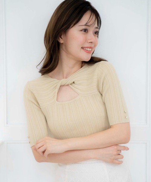 NOELA（ノエラ）の「ツイストオープンニット（ニット/セーター・レディース・イエロー/レッド/ブラック/オフホワイト・フリー）」の3枚目の写真