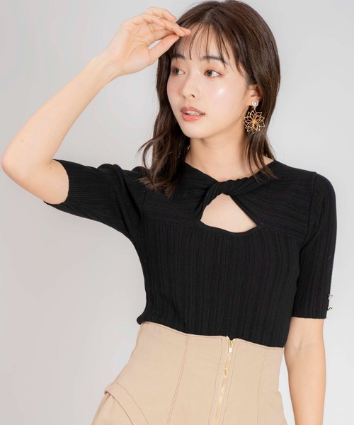 NOELA（ノエラ）の「ツイストオープンニット（ニット/セーター・レディース・イエロー/レッド/ブラック/オフホワイト・フリー）」の5枚目の写真