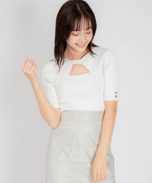 NOELA（ノエラ）の「ツイストオープンニット（ニット/セーター・レディース・イエロー/レッド/ブラック/オフホワイト・フリー）」の11枚目の写真