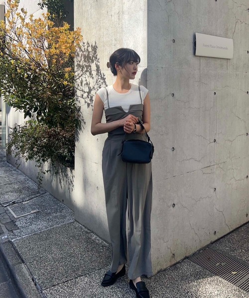 fifth（フィフス）の「【インスタグラマーセレクト】Vカットオールインワン（つなぎ/オールインワン・レディース・ブラック/グレイッシュベージュ・M）」の5枚目の写真