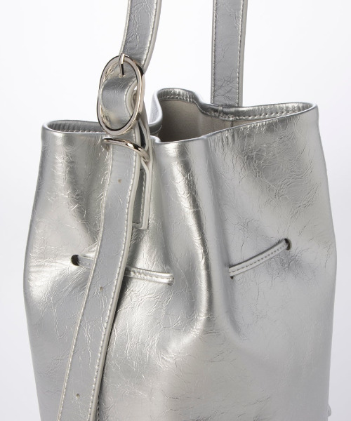 kakatoo（カカトゥ）の「カカトゥ kakatoo / ドロストバゲットバッグ（ショルダーバッグ・レディース・ブラック/アイボリー/シルバー・FREE）」の18枚目の写真