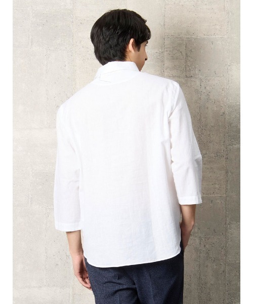 TRANS CONTINENTS(トランスコンチネンツ)の「TRANS CONTINENTS コットンリネン カプリシャツ ホワイト(シャツ/ブラウス・メンズ・ホワイト・M)」の3枚目の写真