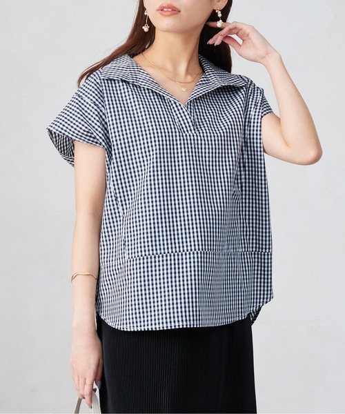 Chez toi(シェトワ)の「スリットネック多切替ブラウス(シャツ/ブラウス・レディース・サックスブルー/オフホワイト/ブラック・FREE)」の1枚目の写真