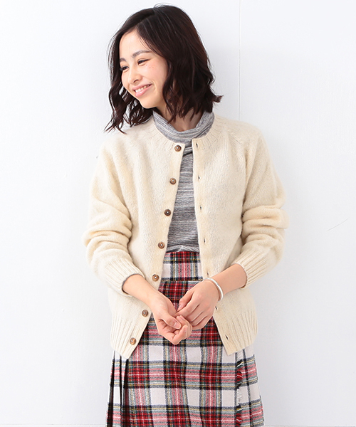 BEAMS BOY（ビームスボーイ）の「Nor’Easterly / シェトランド シャギー クルーカーディガン 15FW（カーディガン/ボレロ・レディース・ナチュラル/グレー/ブラック/レッド系その他/イエロー系その他/オリーブ・ONE SIZE）」の3枚目の写真