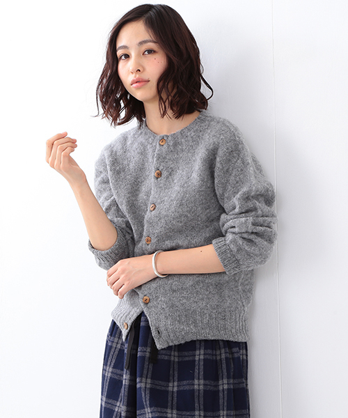 BEAMS BOY（ビームスボーイ）の「Nor’Easterly / シェトランド シャギー クルーカーディガン 15FW（カーディガン/ボレロ・レディース・ナチュラル/グレー/ブラック/レッド系その他/イエロー系その他/オリーブ・ONE SIZE）」の2枚目の写真